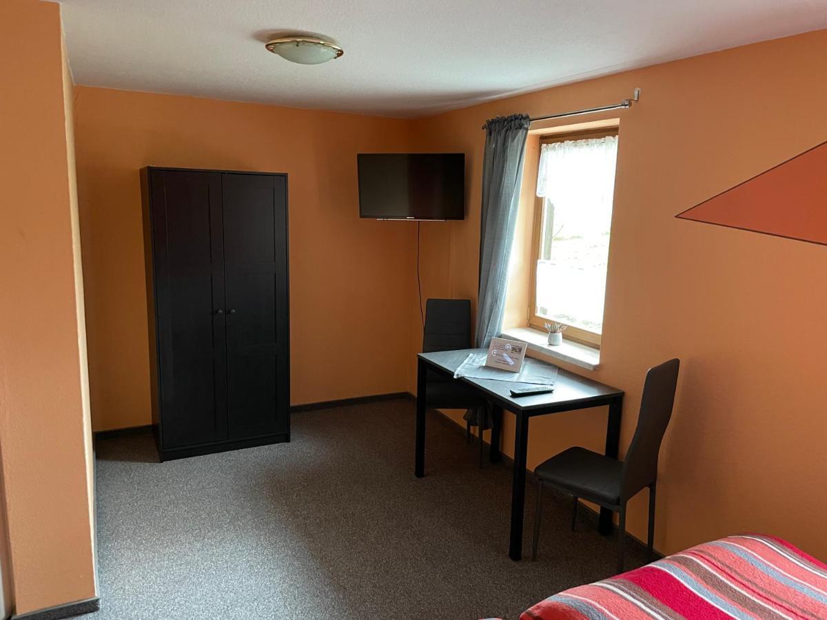 Pension & Gaststaette Bauernstube Heinsdorfergrund 外观 照片